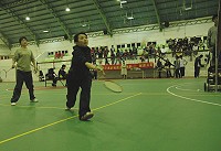 　東引國中小校友盃羽球競賽，選手賣力爭取佳績。（圖／文：陳其敏）