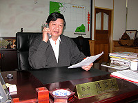 　國立教育廣播電台馬祖轉播站昨試播，縣長陳雪生特別接受該台節目「教育十方談」主持人林文虎電話連線專訪。（圖／文：曹重偉）