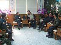 國防部軍醫局局長陳宏一前來地區慰勞野戰部隊,並拜訪好友縣長陳雪生、議長陳振清。(圖/文:林冰芳)