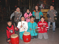 　小小鑼鼓板隊。（圖／文：陳鵬雄）