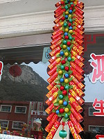 　北竿有民眾引進電子式的環保鞭炮，聲光效果佳，但大多數民眾接受度不高。（圖／文：陳鵬雄）
