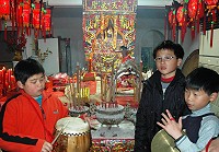 　「齊天大聖」擺暝之後，東引鄉農曆正月裡一連串的迎神廟會活動也宣告全部結束。（圖／文：陳其敏）