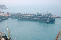 雙「艦」合併 ／圖與文：陳其敏