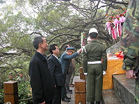 　北高指揮部昨天在碧園因公殉職官兵紀念塔舉行春祭大典。（圖／文：陳鵬雄）