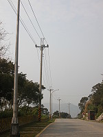 北竿山線電桿可望在明年推動地下化，有助提升整體景觀。（圖／文：陳鵬雄）