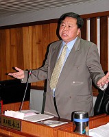 　議員張永江進行質詢。（圖／文：曹重偉）