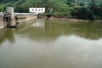 　連續幾天的降雨，東湧水庫水位有明顯上升。（圖／文：陳其敏）