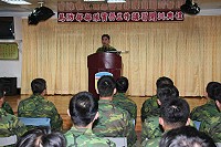 　指揮官張中將於致詞時期勉基層幹部應學習掌握「用心」與「勤勞」兩項領導訣竅，全心投入部隊實務，積極培養自我成為一位心胸開闊，深具責任感的稱職領導幹部。（圖／文：劉家興）