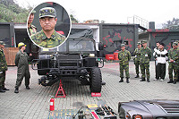 　副參謀長視導悍馬車保養示範講習（圖與文：劉家興）