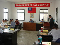 　南竿鄉代會開議，鄉長朱秀平進行施政報告。（圖／文：劉秋月）