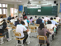 　銘傳大學教育研究所碩士在職專班第二屆招生入學考試，考生仍以地區教職人員居多。（圖／文：曹重偉）