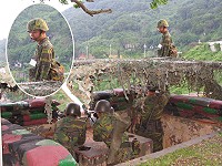 莒指部參謀主任視導據點戰鬥示範,要求官兵強化據點阻絕工事,提升戰備警覺,避免敵人滲透破壞。(圖/文:張惟程)