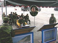 馬祖地區支援指揮部周指揮官聽取現地簡報。(圖/文:伍育德)