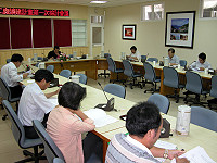 　加快興建東引酒廠二廠腳步，縣府專案小組昨天召開第一次檢討會議，與會人員討論熱烈，決議以先取得土地為首要目標。（圖／文：曹重偉）