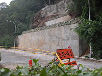 　去年七月掉落碧園的巨石已經全部完成清除，道路可望近期內開放雙向通車。（圖／文：陳鵬雄）