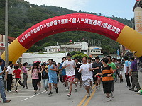 　北竿三校應屆畢業生完成鐵人三項體能考驗。（圖／文：陳鵬雄）