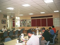 　縣府於北竿運動場整建工程保固修繕工作會議中，要求設計、監造單位，兩週內提出書面改善方案，否則提起訴訟。（圖／文：邱竟瑋）