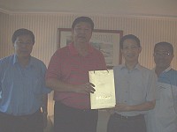 縣長陳雪生與大陸福建省外貿廳副廳長張秋就離島砂石進口交換意見,並希望盡力協助解決。(連江縣政府觀光局提供)