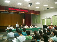 　縣府教育局長林平銀將於七月卅一日退休，昨天他在全縣國中小教師座談會中致詞。（圖／文：邱竟瑋）