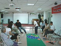 　藉由槌球、投擲等趣味活動，可以讓銀髮族得到適當運動及健康。（圖／文：陳其敏）