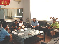二零零七年莒光花蛤節,柯玉官鄉長再次邀集相關人士商討活動細節。(圖/文︰陳樂團)
