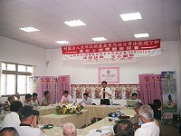　法扶會昨天舉行馬祖土地問題座談，林永頌律師徵詢各方疑問，加以歸納。（圖／文：邱竟瑋）