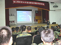 　為建立地區軍民正確的消費觀念，縣府昨晚特舉辦消費者保護教育宣導活動，吸引滿座的軍民前往聆聽。（圖／文：曹重偉）