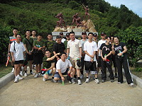 馬支部幹部率領弟兄至北海坑道一遊,這趟意義非凡的健行之旅也使平時忙於公務的幕僚同仁及新進弟兄都能清楚了解馬祖的一景一物。(圖/文:伍育德)
