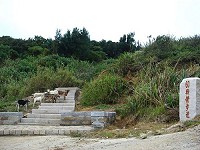 東莒六○戰備步道整修完工,從大坪到呂何崖不到十分鐘,路途中不時發現羊群出沒。(圖:東莒社區發展協會提供)