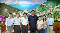 　金門縣政府地政局長林德恭一行與縣長陳雪生合影。（圖：縣府提供）