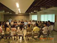 　縣府九十六年度菁英培訓計畫移地訓練，採遊戲、團體討論等方式。（圖：縣府提供）