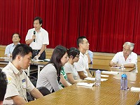 　教育局長邱金寶與東引國中小教師進行座談。（圖：東引國中小提供）