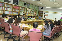 仁愛國小新學期召開家長委員會議,家長參與踴躍;家長委員會會長由曹昇華再度連任。(圖:仁愛國小提供)