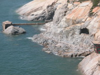 　北竿北海坑道午沙端出口連絡棧道完成修復。（圖／文：陳鵬雄）