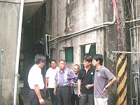 　縣府工務局會同南竿鄉長、汙水下水道施作單位前往介壽村現勘。（圖／文：邱竟瑋）