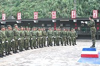 步一連舉行九十六年度軍歌驗收,參加官兵個個士氣高昂、精神抖擻,有信心為部隊爭取最高榮譽。(圖/文:吳孟學)