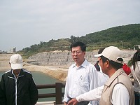 　南竿后澳水庫，縣府及中央查核委員、廠商會同驗收。（圖／文：邱竟瑋）