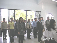 　南竿鄉公所及鄉代會全體成員在秋祭大典上行禮。（圖／文：邱竟瑋）