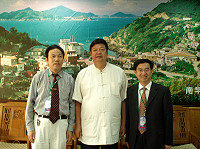 　感謝馬祖盛情邀約，湄洲島國家旅遊度假區管委會主任莊永輝、莆田台辦副主任兼莆台交流協會常務理事方蘇閩專程拜會縣長陳雪生，並指出要加強兩島交流。（圖／文：曹重偉）