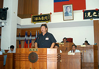 　連江縣議會第四屆第四次定期大會開議，由縣長陳雪生進行連江縣政府施政報告。（圖／文：曹重偉）