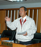 　　議員陳書建進行質詢。（圖／文：曹重偉）
