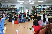 　連江檢察官與&#22338;里國小有約，法律宣導前進校園。（圖：&#22338;里國小提供）