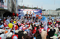 　立委候選人林惠官舉辦南竿競選總部成立大會，現場旗幟飄揚、熱鬧非凡。（圖／文：曹重偉）