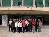 　鐵板社區取經之行出發，進行廟宇參訪及歷史資料蒐集。（圖／文：劉秋月）