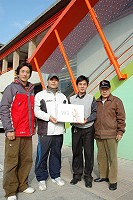 　欣逢東引國中小校慶，鄉代會贈送Wii遊戲機表達祝賀。（圖／文：陳其敏）
