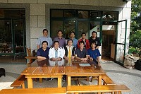 廿年前在莒光服役的退伍軍官,藉地區網站集合昔日同袍。(圖:勝利坑道連輔導長攝)