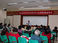 　家教中心邀請知名演說家莊聰正蒞馬演講，一場用故事與笑聲堆積的講座，讓人在開心聆聽的過程中自我成長。（圖／文：劉秋月）