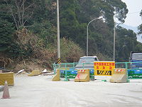 　南竿海線改善道路工程第二階段施工即將完成，請用路人遵守封閉路段標示，以免破壞路面施工完整。（圖／文：劉秋月）