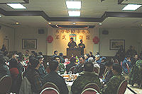 　縣長陳雪生、議長陳振清率馬祖各界春節致敬團向官兵弟兄祝賀佳節快樂，並特別發言感謝軍方對此次軍友街火災善後工作之協助。（圖／文：曹重偉）
