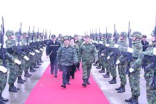 總統陳水扁昨天視察馬祖軍事防務。(馬防部提供)